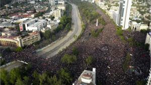 Un Millon Protestando en la Plaza Italia, Santiago, Chile, Nov 2019